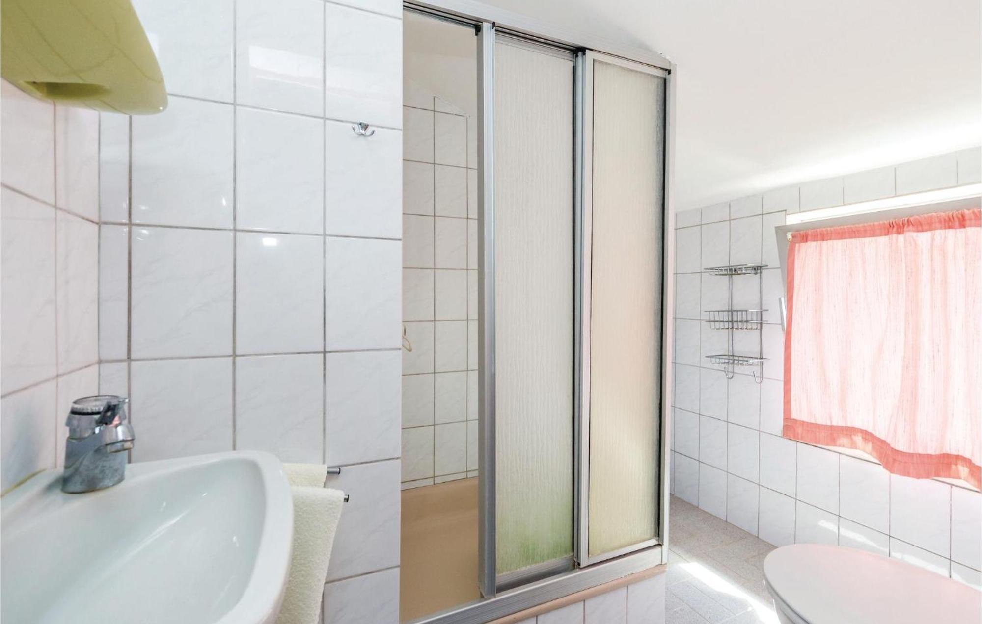 Lovely Apartment In Kampor With Kitchen Экстерьер фото